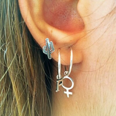 Pendientes feministas. ARO CON COLGANTE SIMBOLO MUJER o FEMENINO o de VENUS MOHINIB (14mm) Pendientes realmente bonitos. Ligero y cómodo de llevar. Los pendientes son una excelente idea para mostrar tu apoyo a las mujeres. 