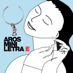 pendiente con la letra E del alfabeto es perfecto para regalar a tu pareja, entrenadora, mejor amigo o amiga, hermana, madre, hija, abuela, tía, prima, etc., y es ideal para llevar en cualquier ocasión.